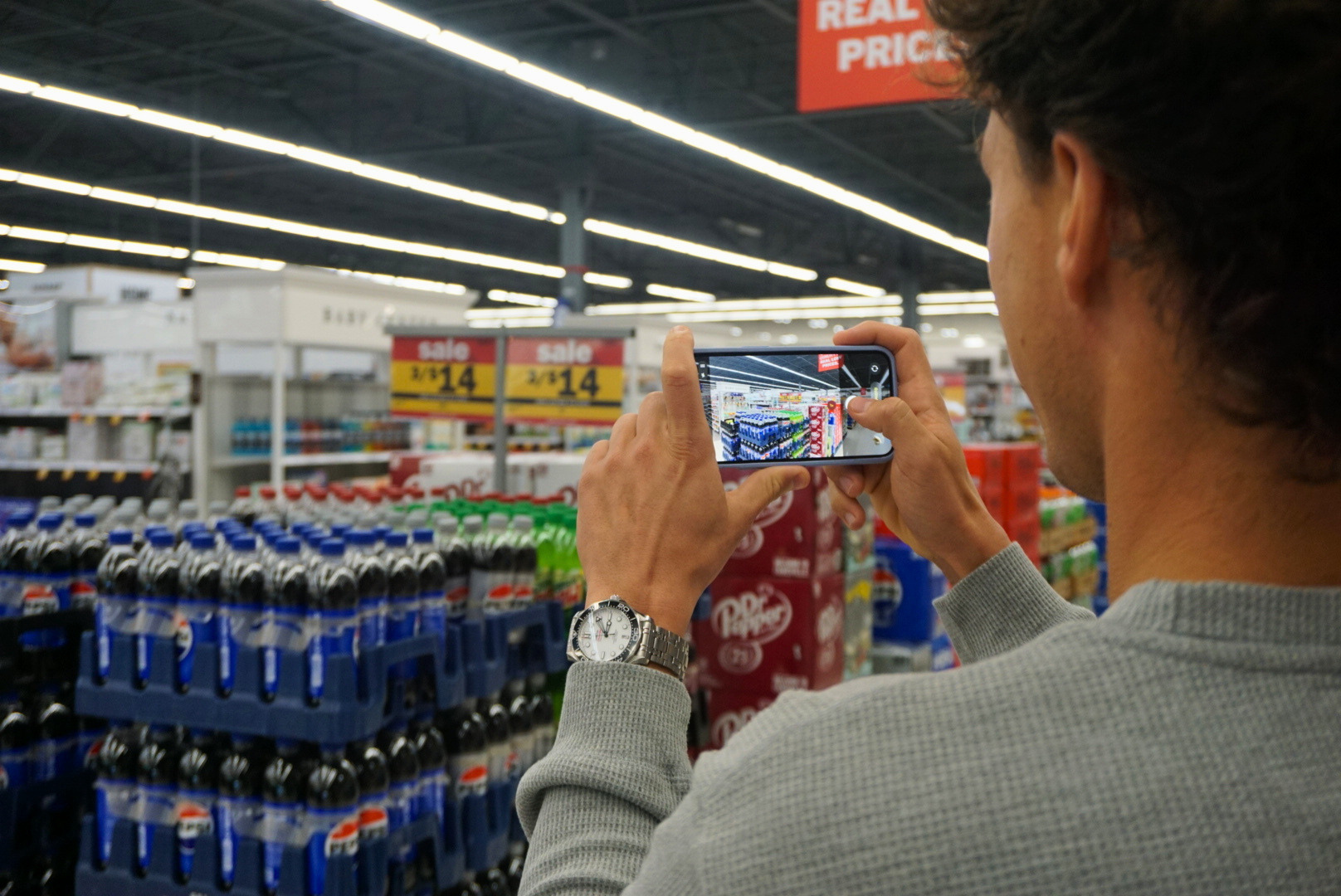 Vuer taking an interior photo through the iVueit app for facilities management documentation